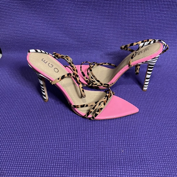 LOVIN’ EGO STRAPPED HEELS - Picture 2 of 5